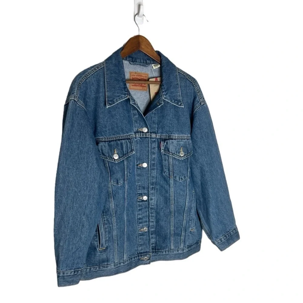 Levis Women’s Baggy Trucker Denim Jacket - Picture 8 of 15
